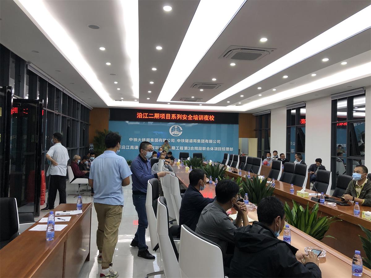 湖南浩潤路橋機(jī)械有限公司,郴州公路鋼橋設(shè)計(jì)制造加工,郴州鋼管樁橋梁設(shè)計(jì)制造加工 湖南浩潤路橋機(jī)械有限公司,郴州公路鋼橋設(shè)計(jì)制造加工,郴州鋼管樁橋梁設(shè)計(jì)制造加工