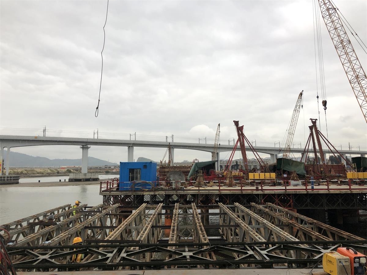 湖南浩潤路橋機(jī)械有限公司,郴州公路鋼橋設(shè)計(jì)制造加工,郴州鋼管樁橋梁設(shè)計(jì)制造加工 湖南浩潤路橋機(jī)械有限公司,郴州公路鋼橋設(shè)計(jì)制造加工,郴州鋼管樁橋梁設(shè)計(jì)制造加工